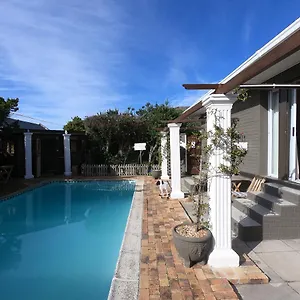 leos-den.hotels-capetown.com/